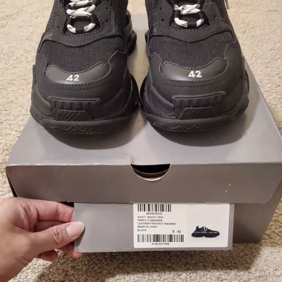 BALENCIAGA triple s - Picture 3 of 9